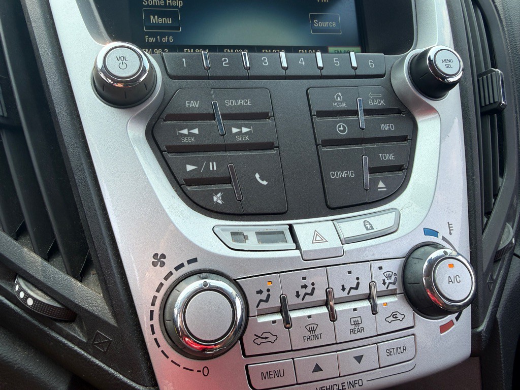 2015 Chevrolet Equinox Image 14