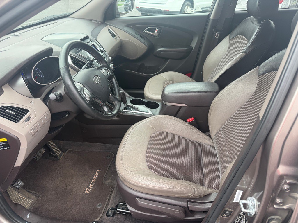 2013 Hyundai Tucson Image 8