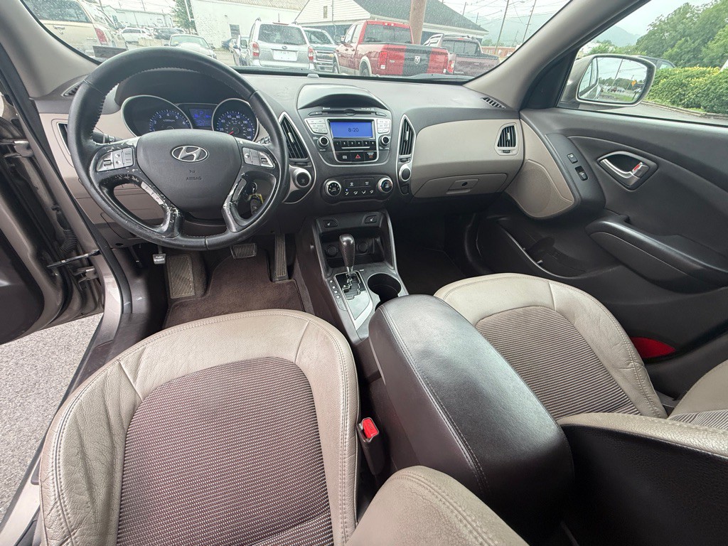 2013 Hyundai Tucson Image 11