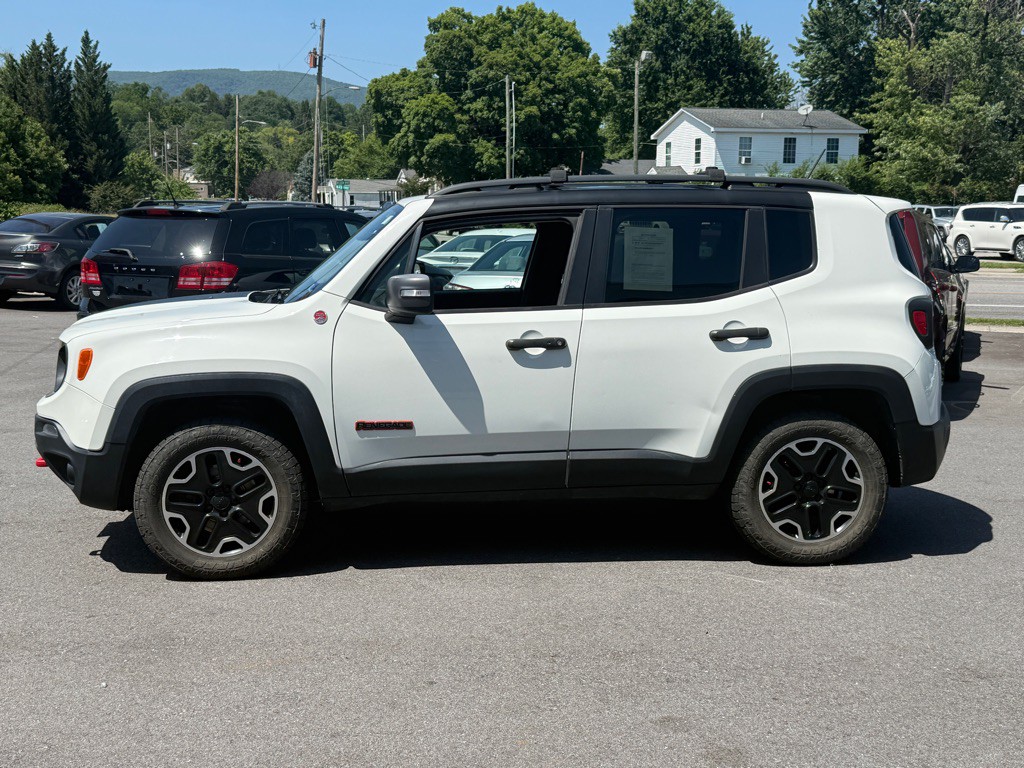 2016 Jeep Renegade Image 2