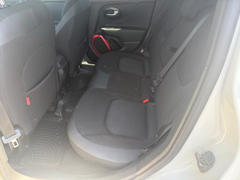 2016 Jeep Renegade Image 9