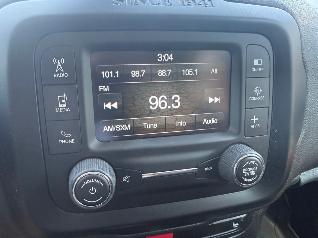 2016 Jeep Renegade Image 13