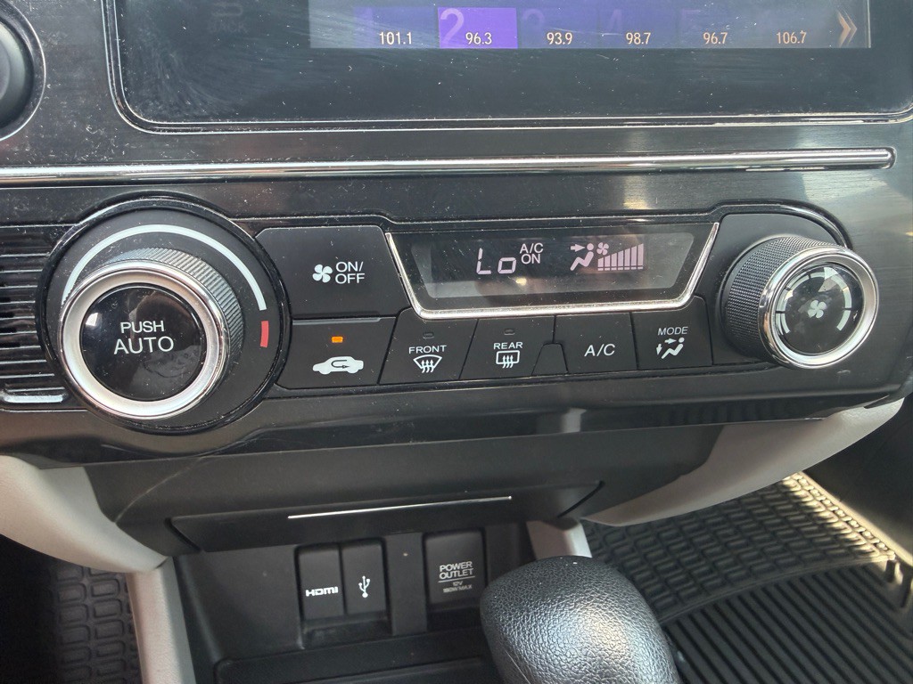 2015 Honda Civic Image 15