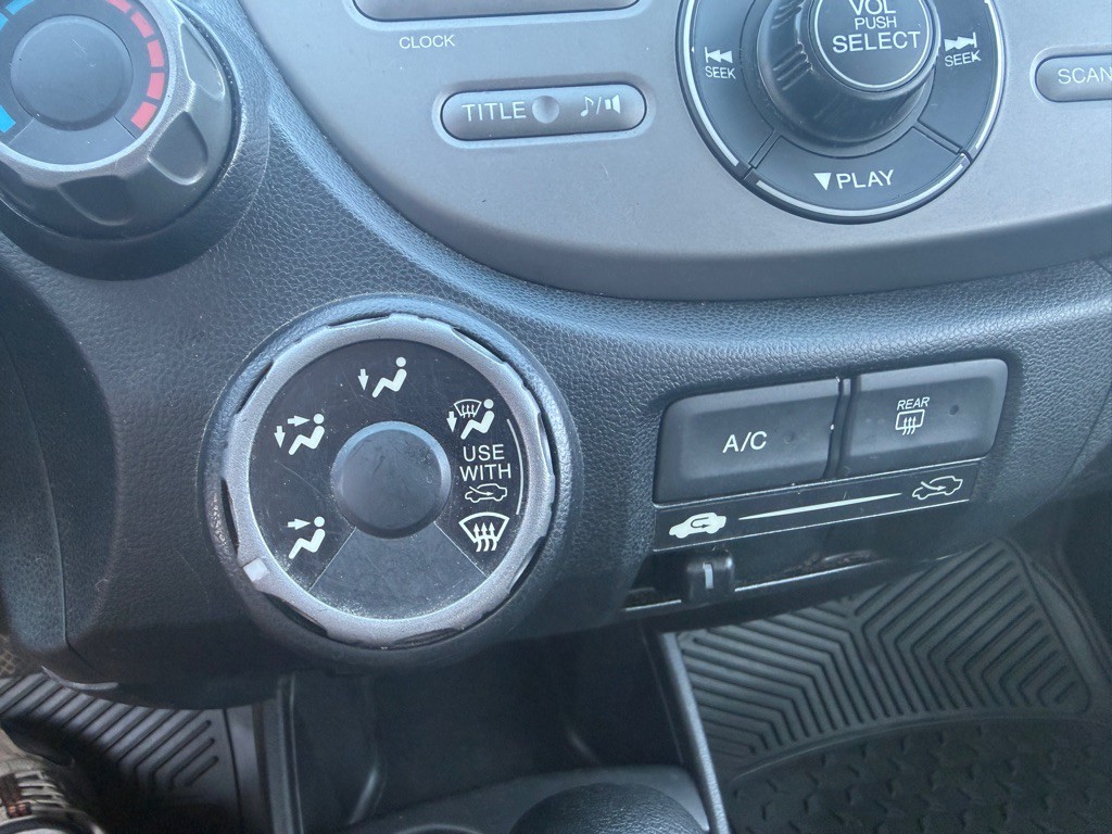 2013 Honda Fit Image 14