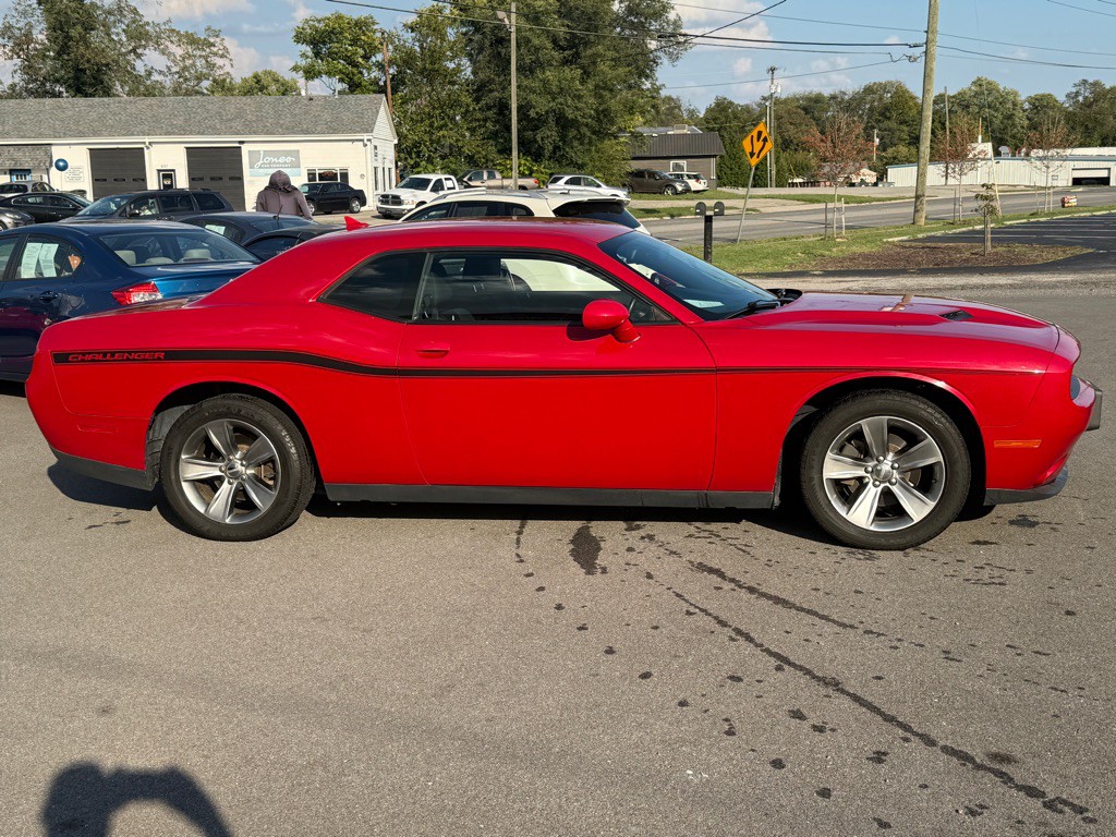 2016 Dodge Challenger Image 4
