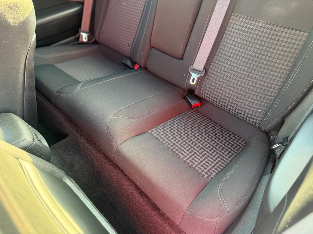2016 Dodge Challenger Image 7