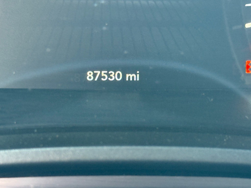2016 Dodge Challenger Image 11