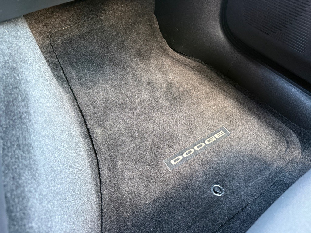 2016 Dodge Challenger Image 16