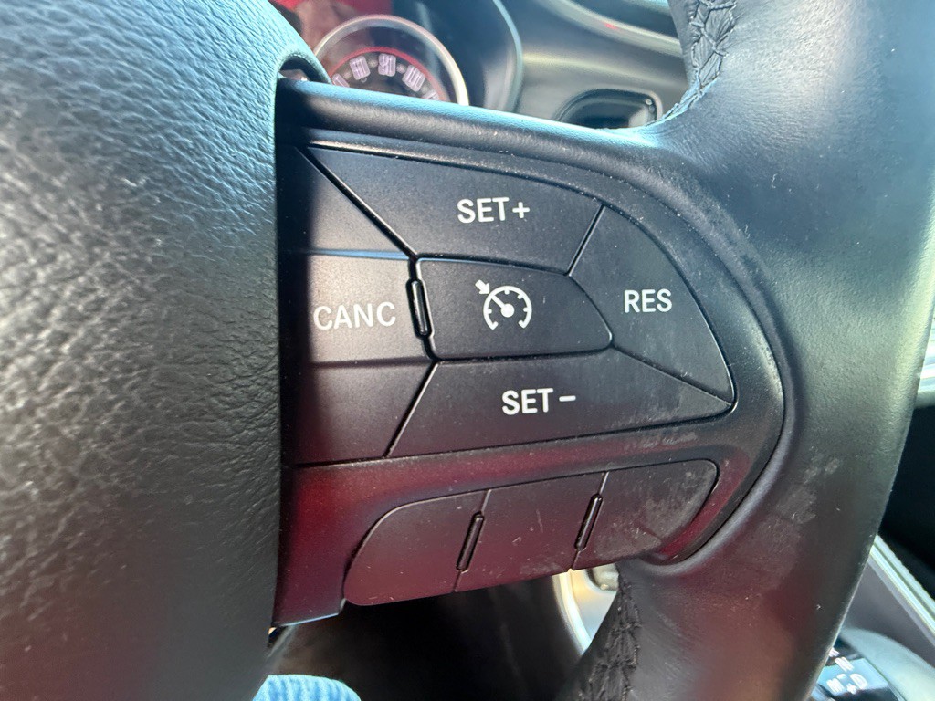 2016 Dodge Challenger Image 17