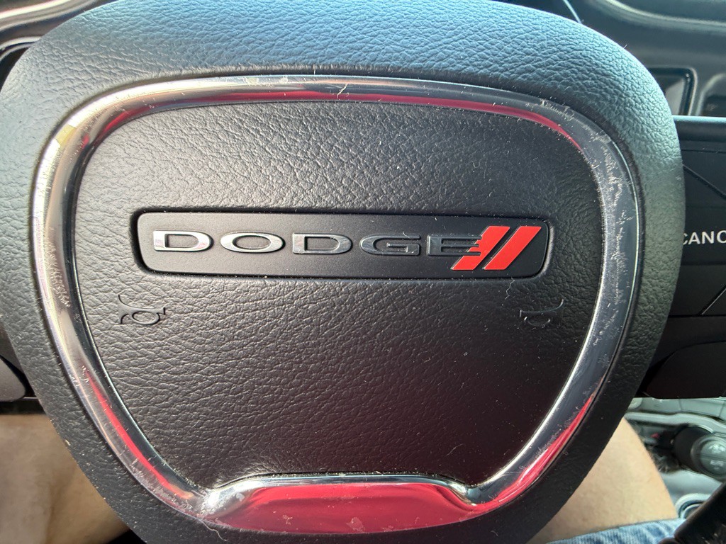 2016 Dodge Challenger Image 18