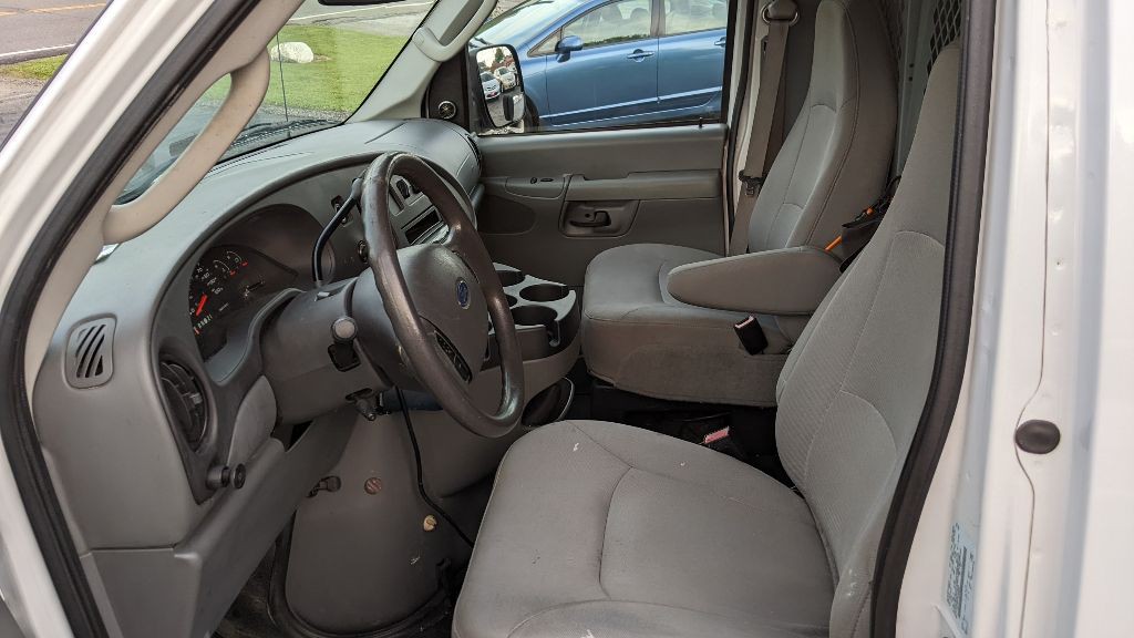 2008 Ford E-150 Image 12