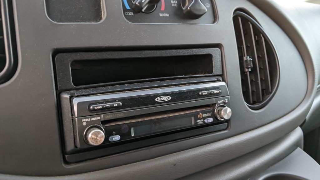 2008 Ford E-150 Image 16