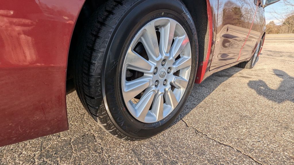 2012 Toyota Sienna Image 31