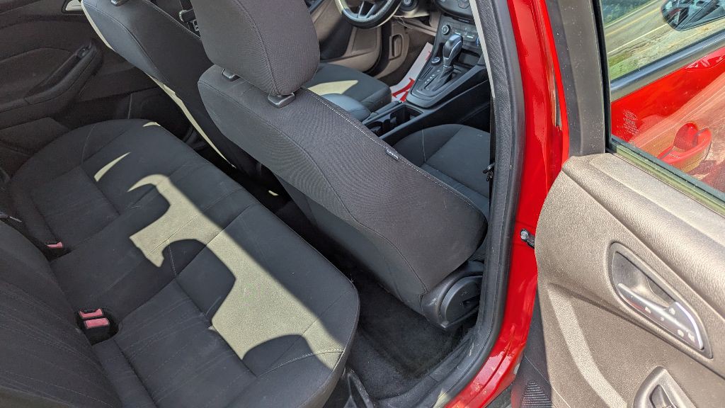 2016 Ford Focus Image 10