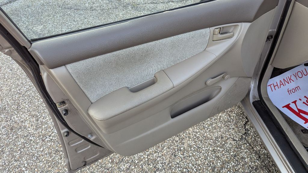 2003 Toyota Corolla Image 13