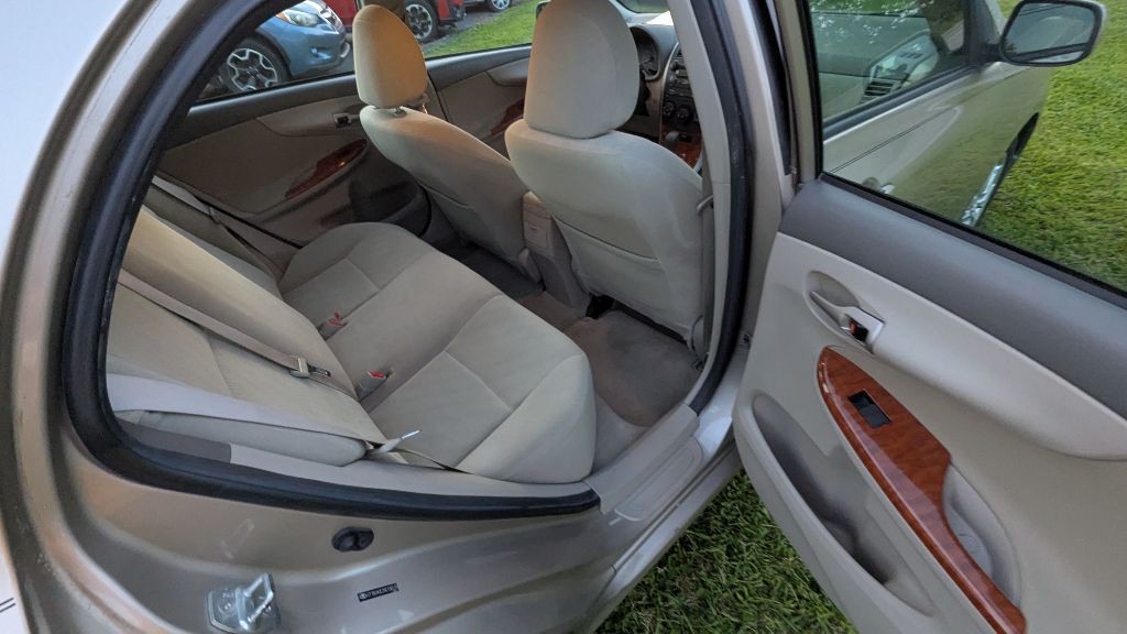 2009 Toyota Corolla Image 16