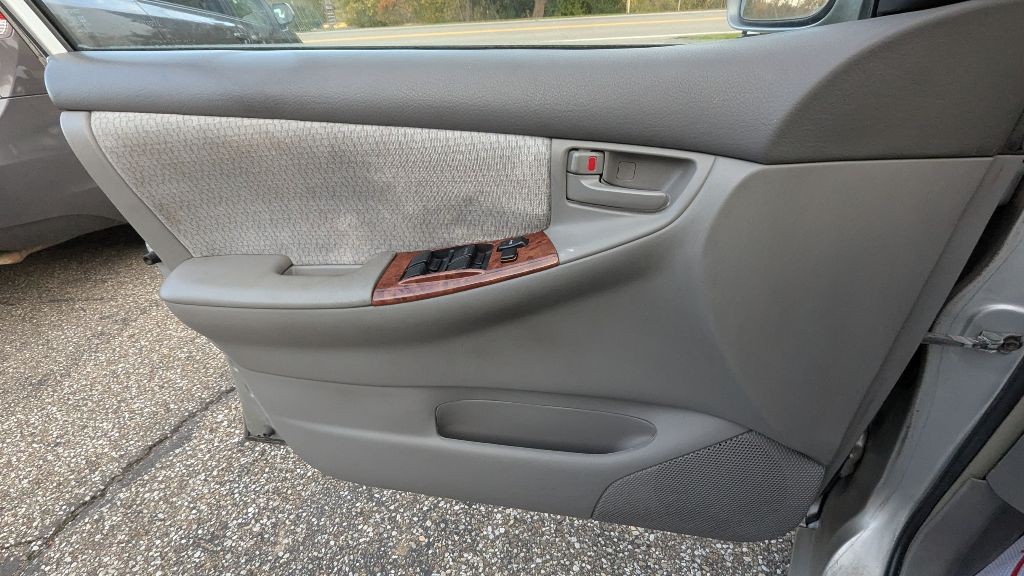 2004 Toyota Corolla Image 13
