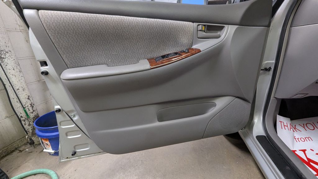 2004 Toyota Corolla Image 12