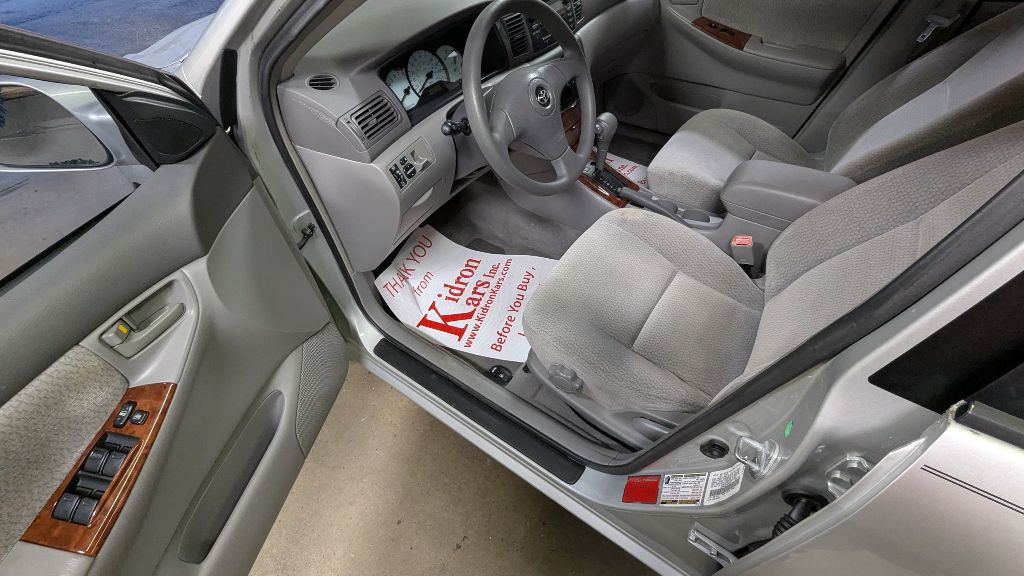 2004 Toyota Corolla Image 13