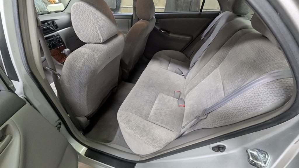 2004 Toyota Corolla Image 14