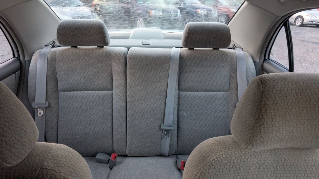 2004 Toyota Corolla Image 27