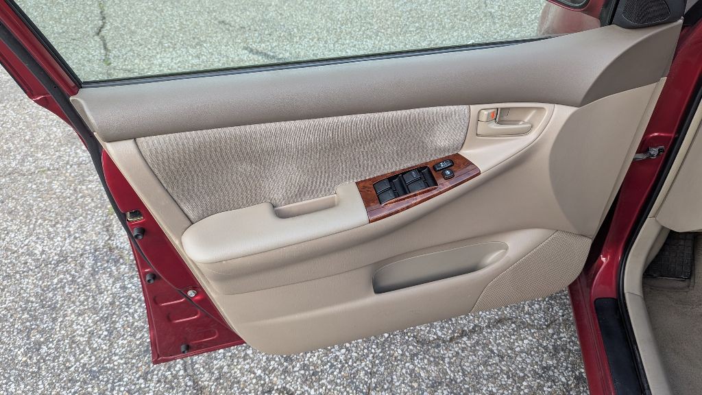 2005 Toyota Corolla Image 12