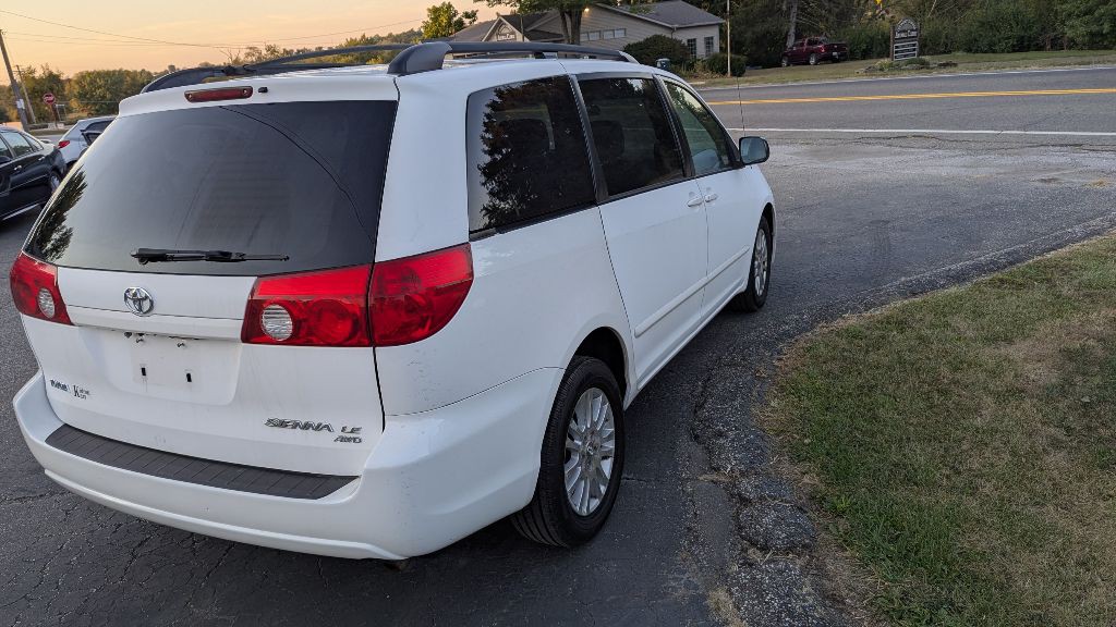 2008 Toyota Sienna Image 4