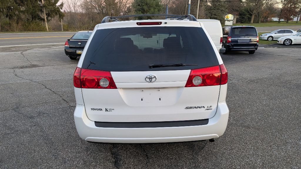 2008 Toyota Sienna Image 9