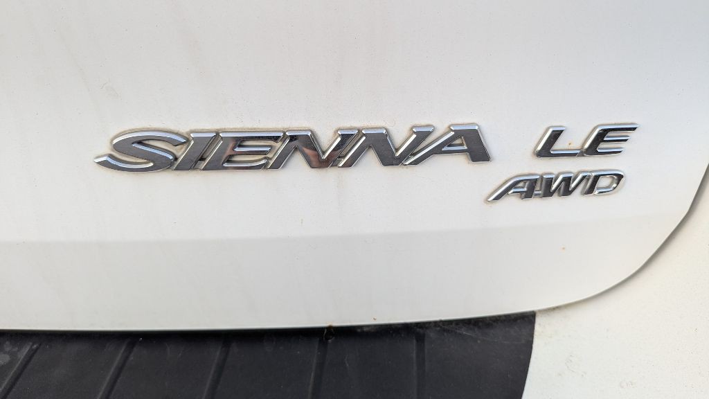 2008 Toyota Sienna Image 11