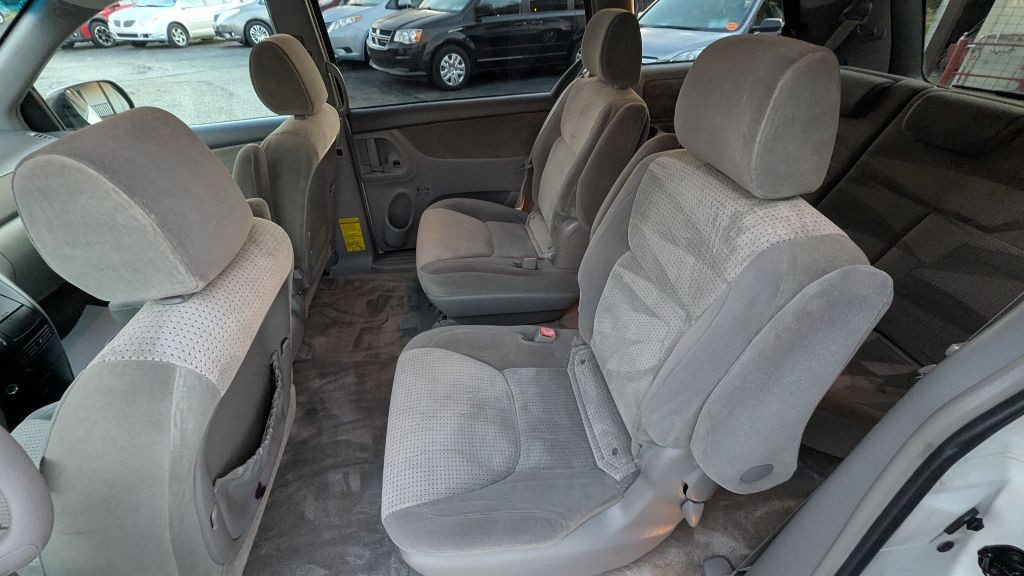 2008 Toyota Sienna Image 15
