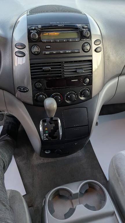 2008 Toyota Sienna Image 21