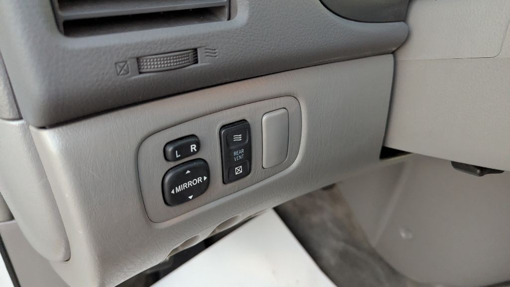 2008 Toyota Sienna Image 23