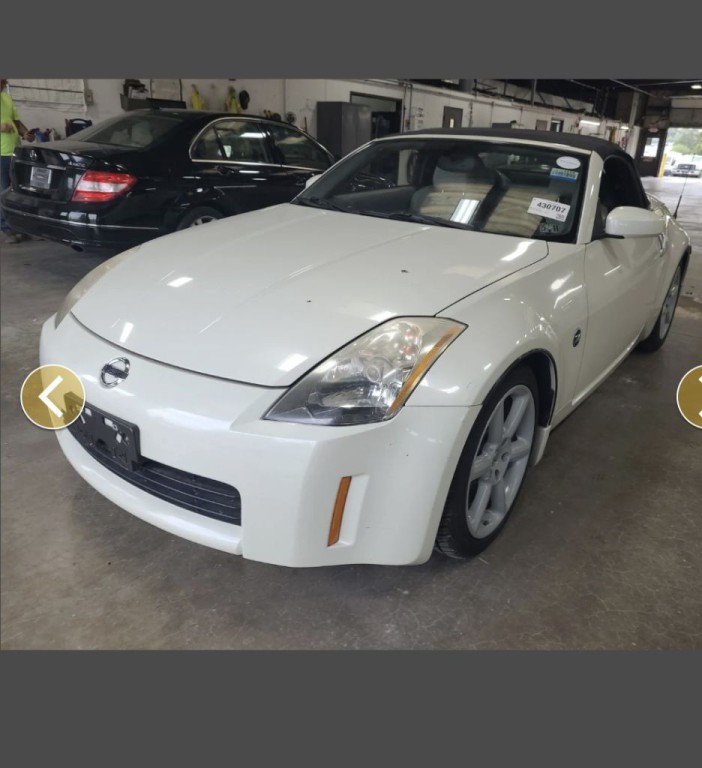 2005 Nissan 350Z Image 2