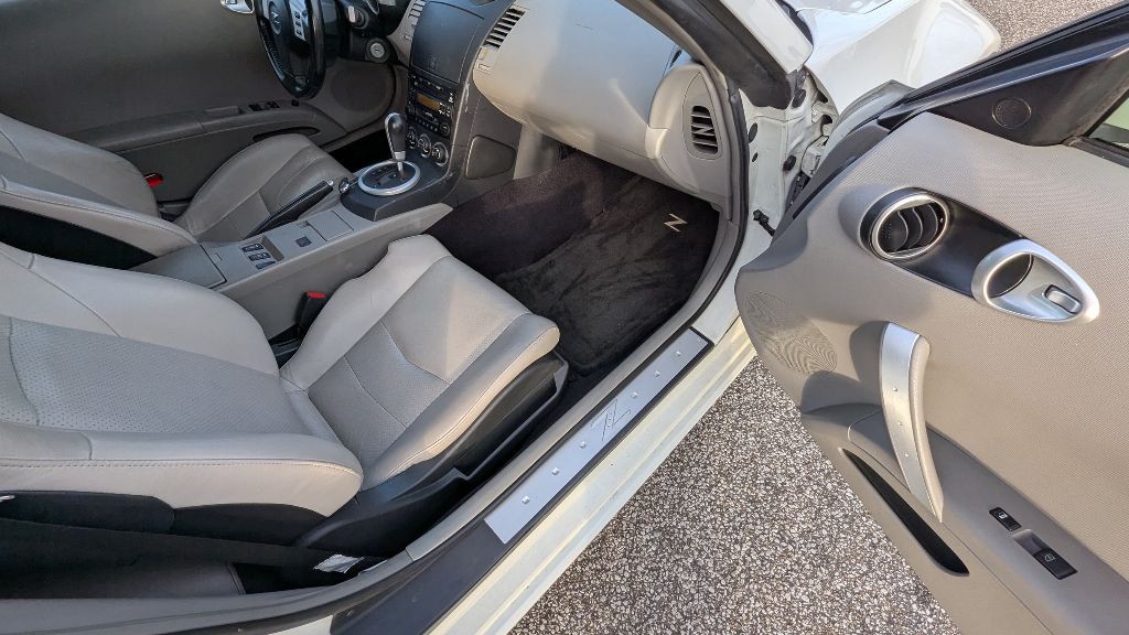 2005 Nissan 350Z Image 23