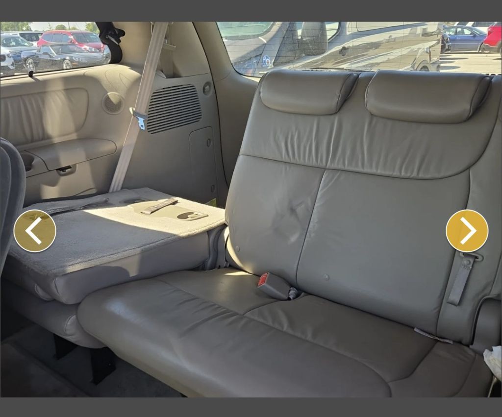 2008 Toyota Sienna Image 11