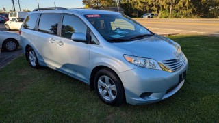 Image for 2017 Toyota Sienna LE ID: 6914122