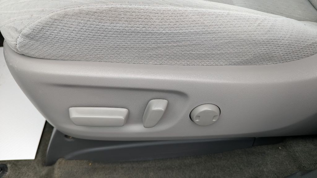 2017 Toyota Sienna Image 12