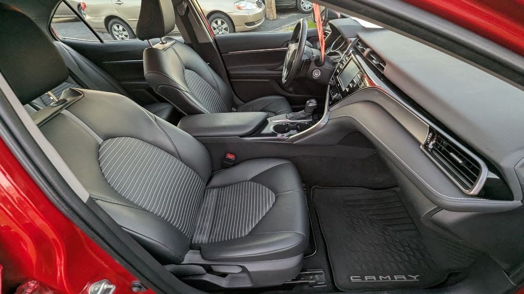2020 Toyota Camry Image 14