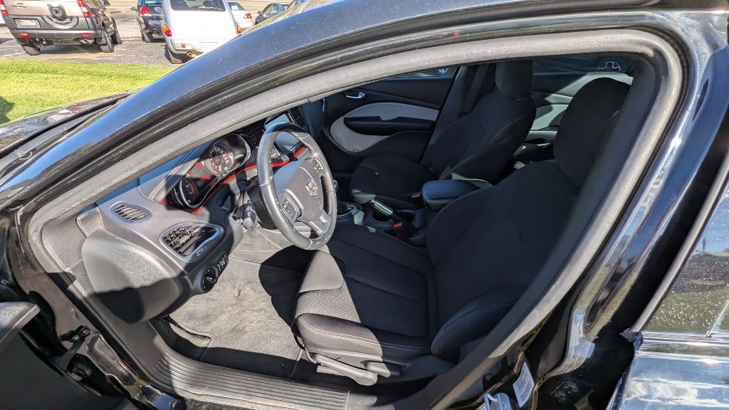 2015 Dodge Dart Image 4