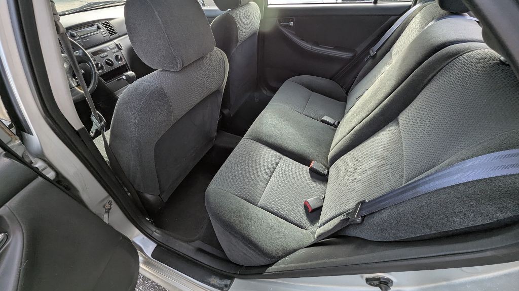 2003 Toyota Corolla Image 28