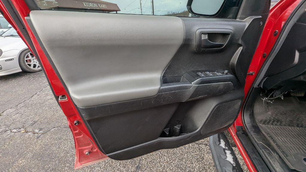 2022 Toyota Tacoma Image 16