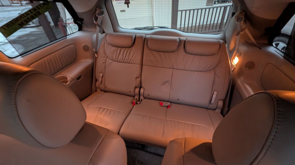 2010 Toyota Sienna Image 15