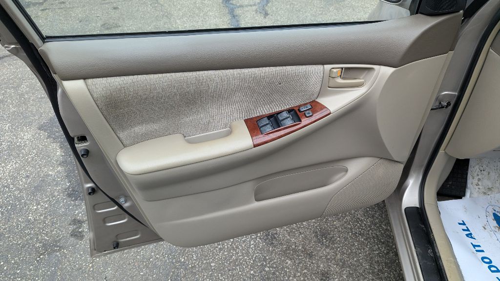 2003 Toyota Corolla Image 11