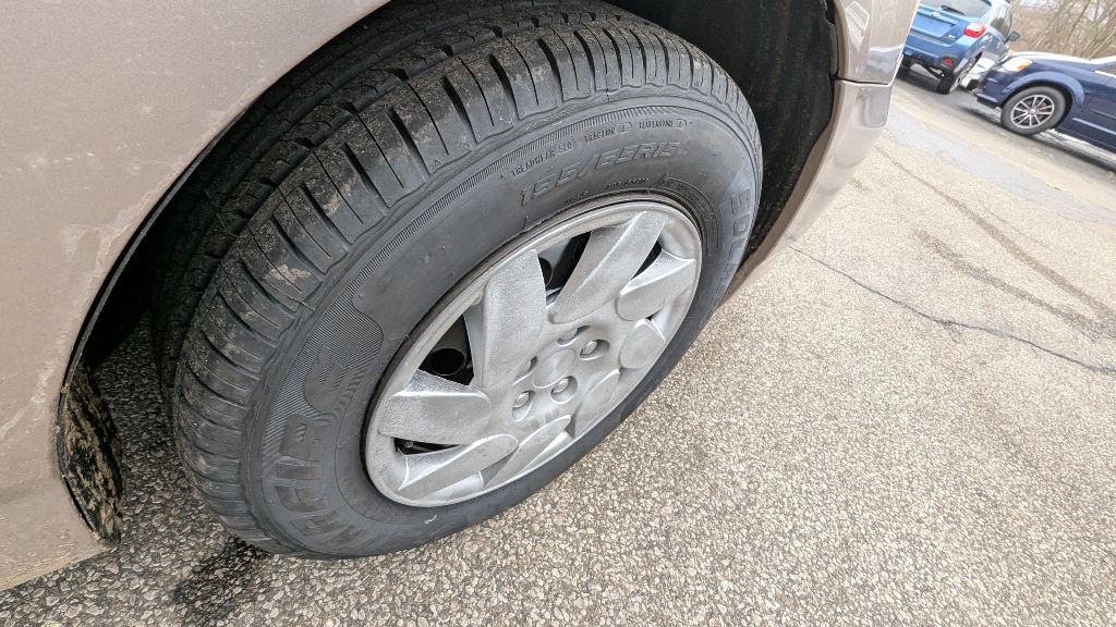 2003 Toyota Corolla Image 18