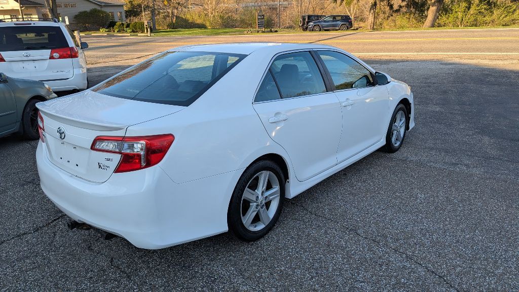 2012 Toyota Camry Image 7