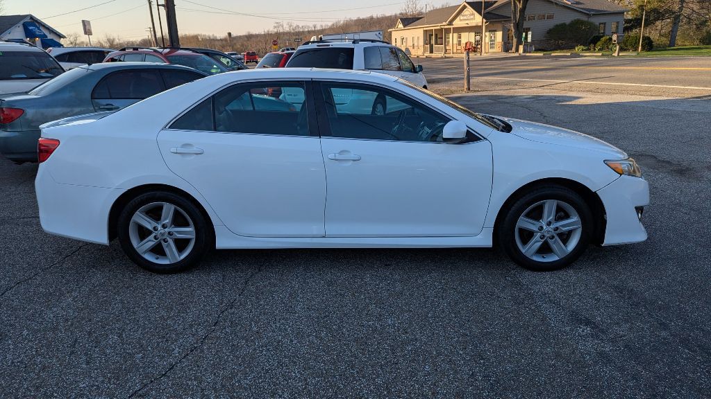 2012 Toyota Camry Image 8