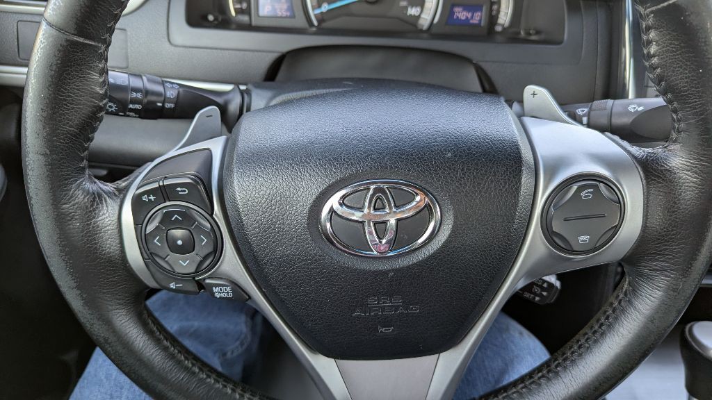 2012 Toyota Camry Image 12