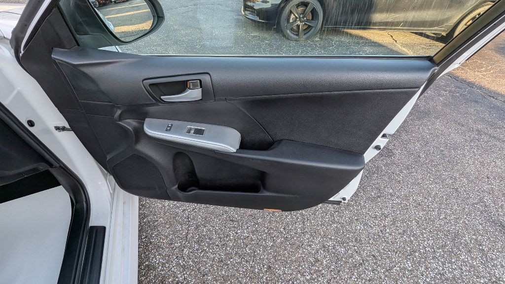 2012 Toyota Camry Image 14