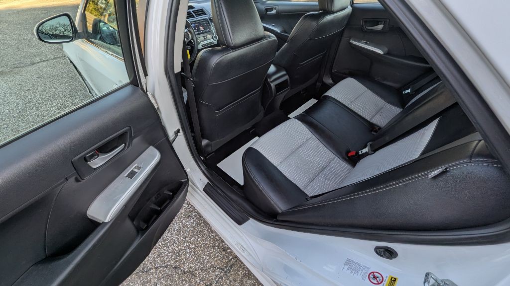 2012 Toyota Camry Image 15