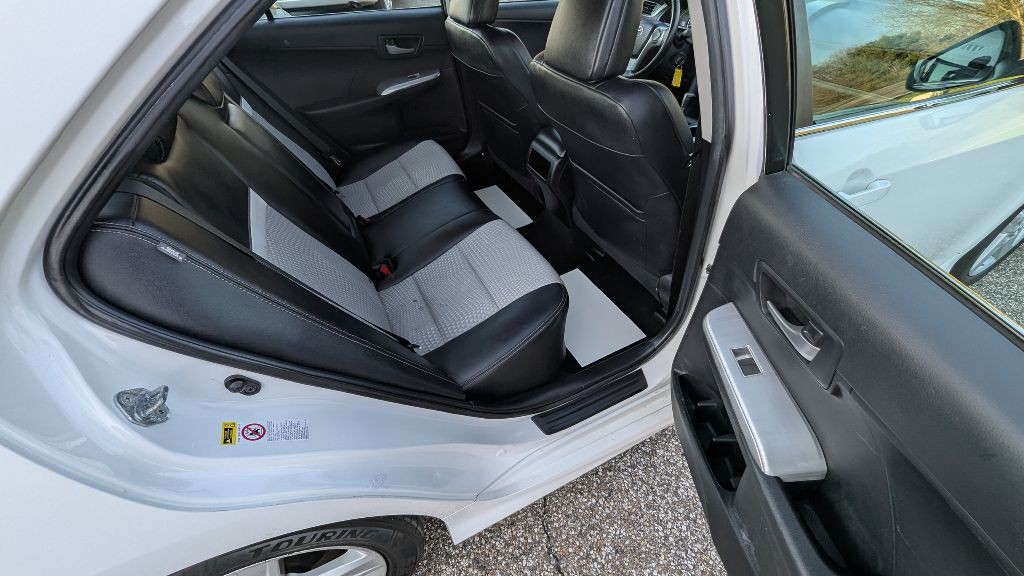 2012 Toyota Camry Image 16